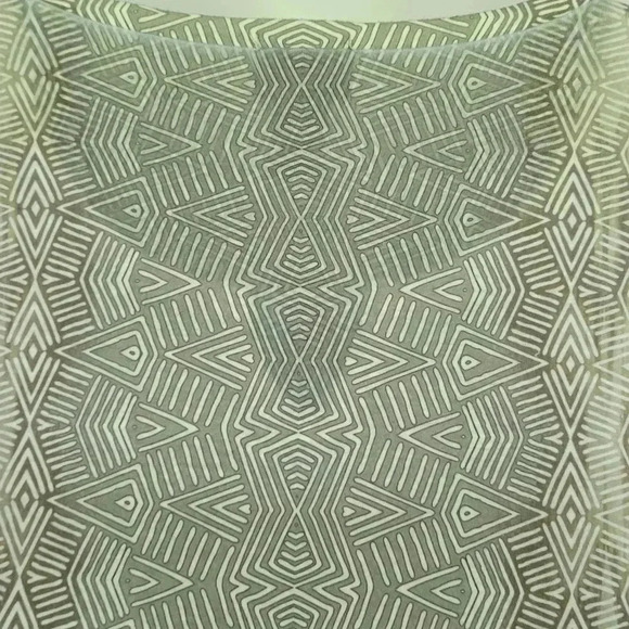 Chicos Crystal Green Gray Chiffon Embellished 3/4 Sleeve Top Size 0 (Small) - Picture 8 of 8